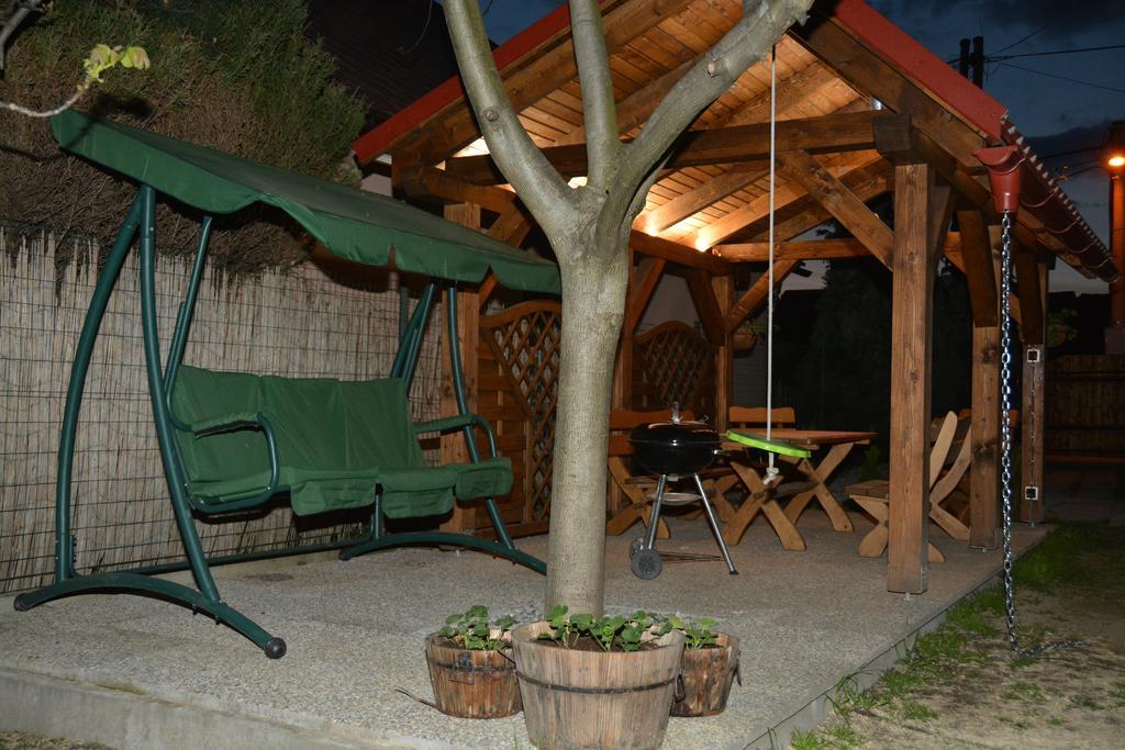 Privat Alexandra Apartment ลิฟตอฟสกีมิคูลาช ภายนอก รูปภาพ