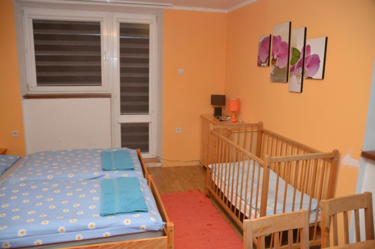 Privat Alexandra Apartment ลิฟตอฟสกีมิคูลาช ภายนอก รูปภาพ