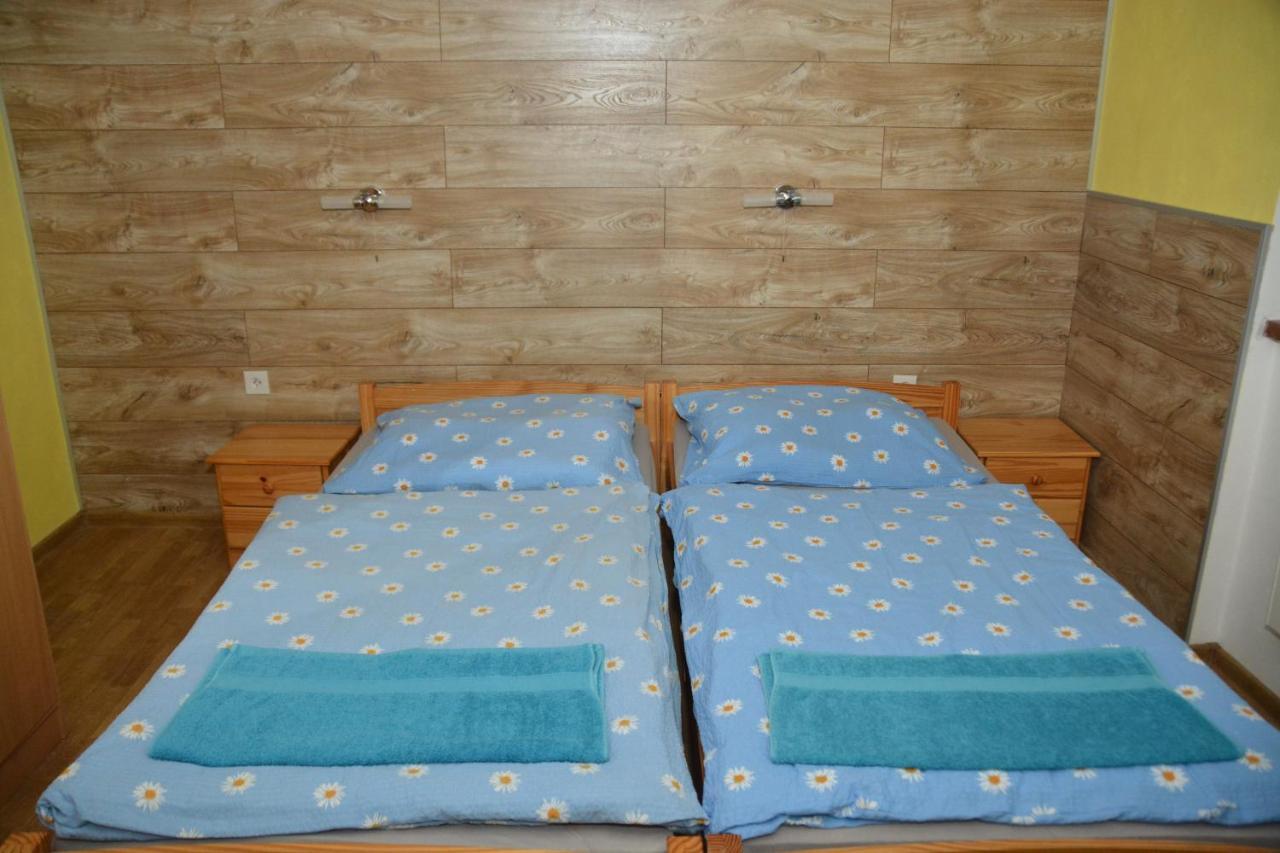 Privat Alexandra Apartment ลิฟตอฟสกีมิคูลาช ภายนอก รูปภาพ